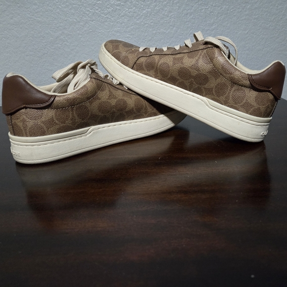 COACH City Tote In Signature Canvas With Wild Strawberry - Picture 5 of 8